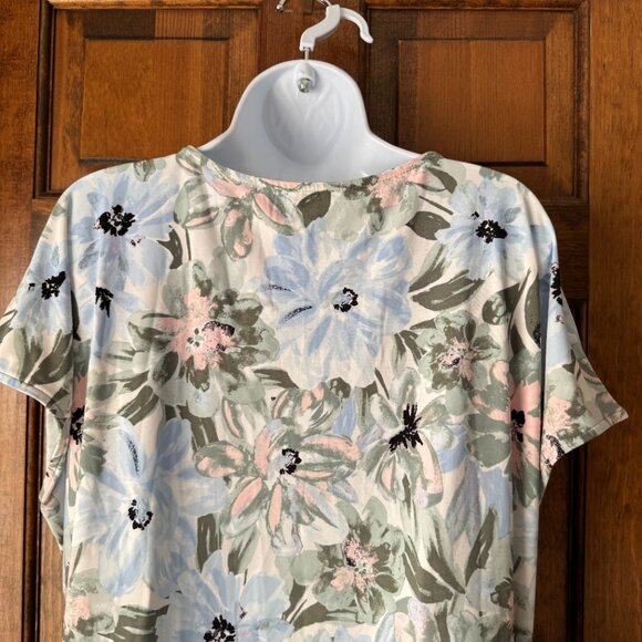 Anne Klein Blue w/Peach & Green Scattered Flowers Pullover Top  Large - Picture 10 of 12